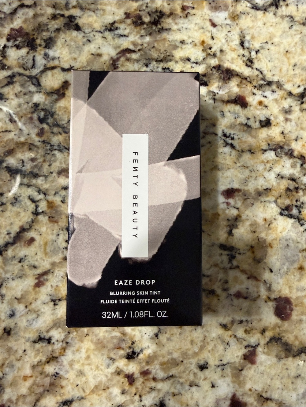 Fenty Beauty Eaze Drop Blurring Skin Tint - shade 4 light with cool undertones